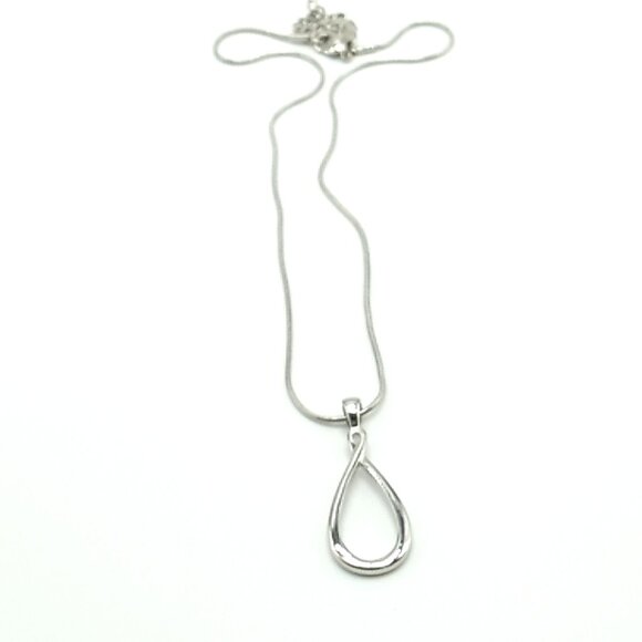 Lia Sophia INFINITY Silver-tone Pendant Necklace - Picture 14 of 15